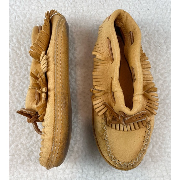 SOUTHWEST INDIAN FOUNDATION • Genuine Moosehide Leather Slip-On Fringe Moccasins - Picture 4 of 16